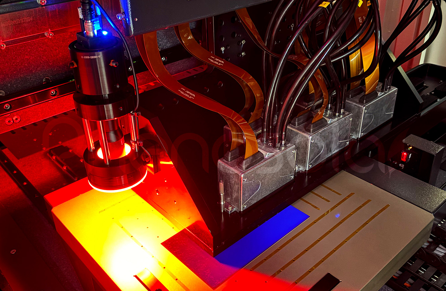 现象光伏全新喷墨整片叠层实验线正式启用！